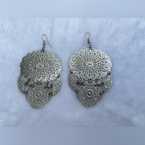 Womens Silver Tone Filigree Drop Earrings - Picture 2 of 4